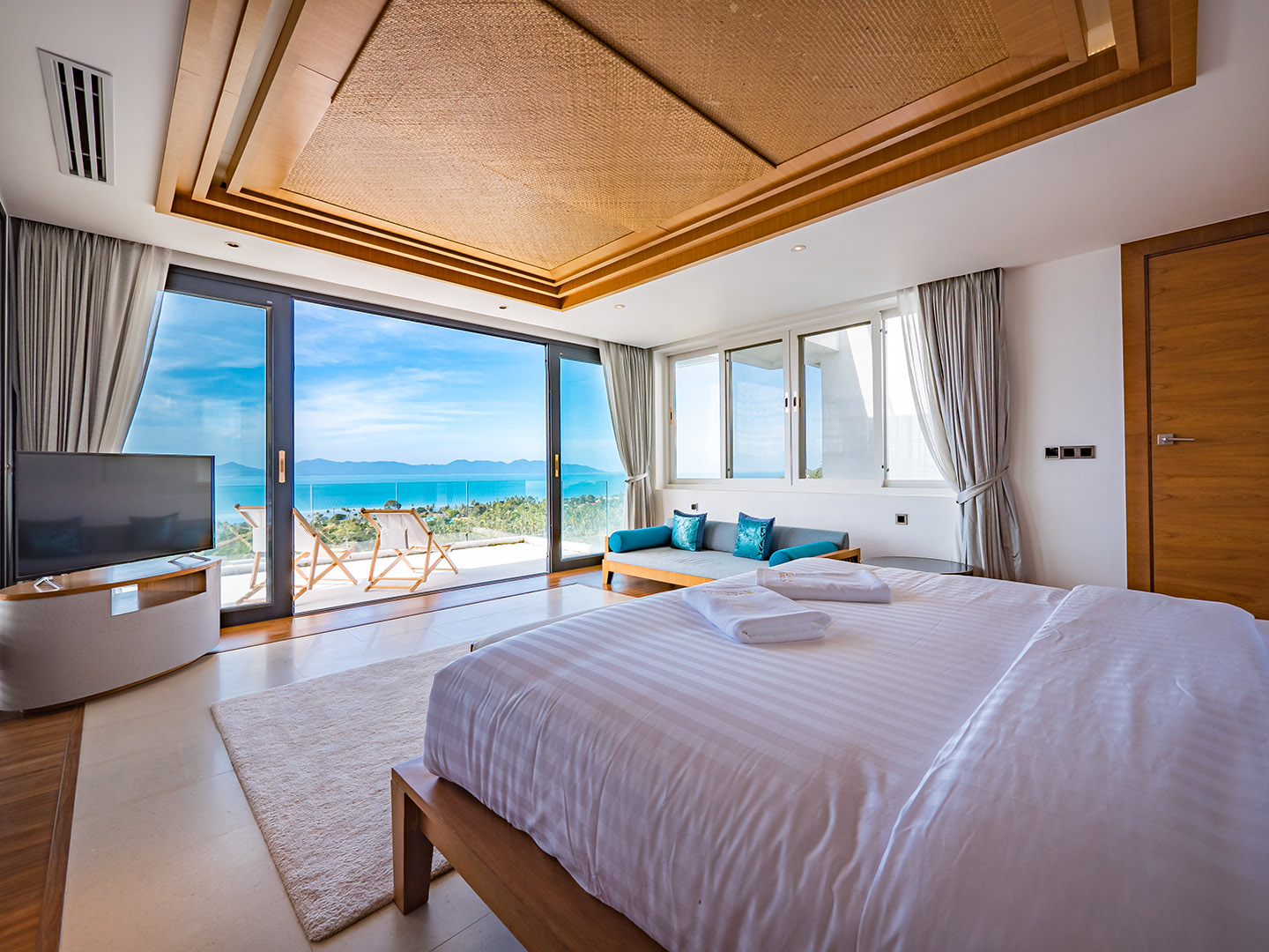 (PRICE REDUCED!) Darika Residence B5 - Dazzling 4 Bedroom Seaview Pool Villa in Bang Por for sale