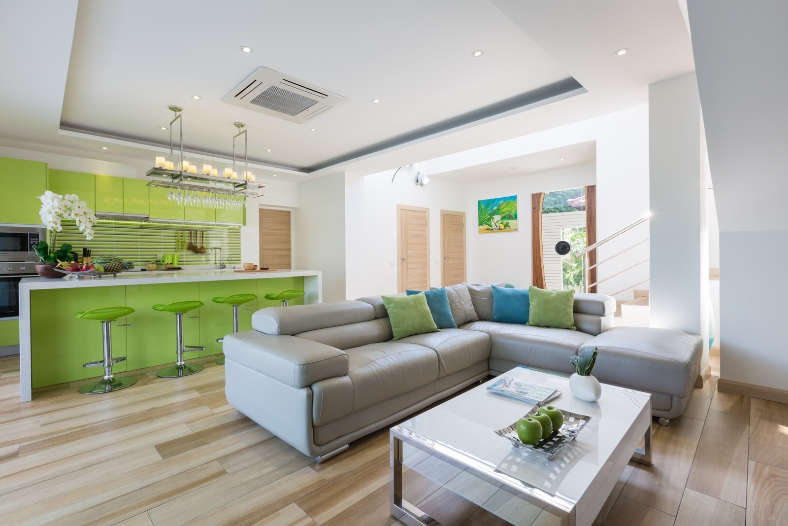 Villa Mojito – Beachside 5 Bedroom Pool Villa in Ban Tai for sale