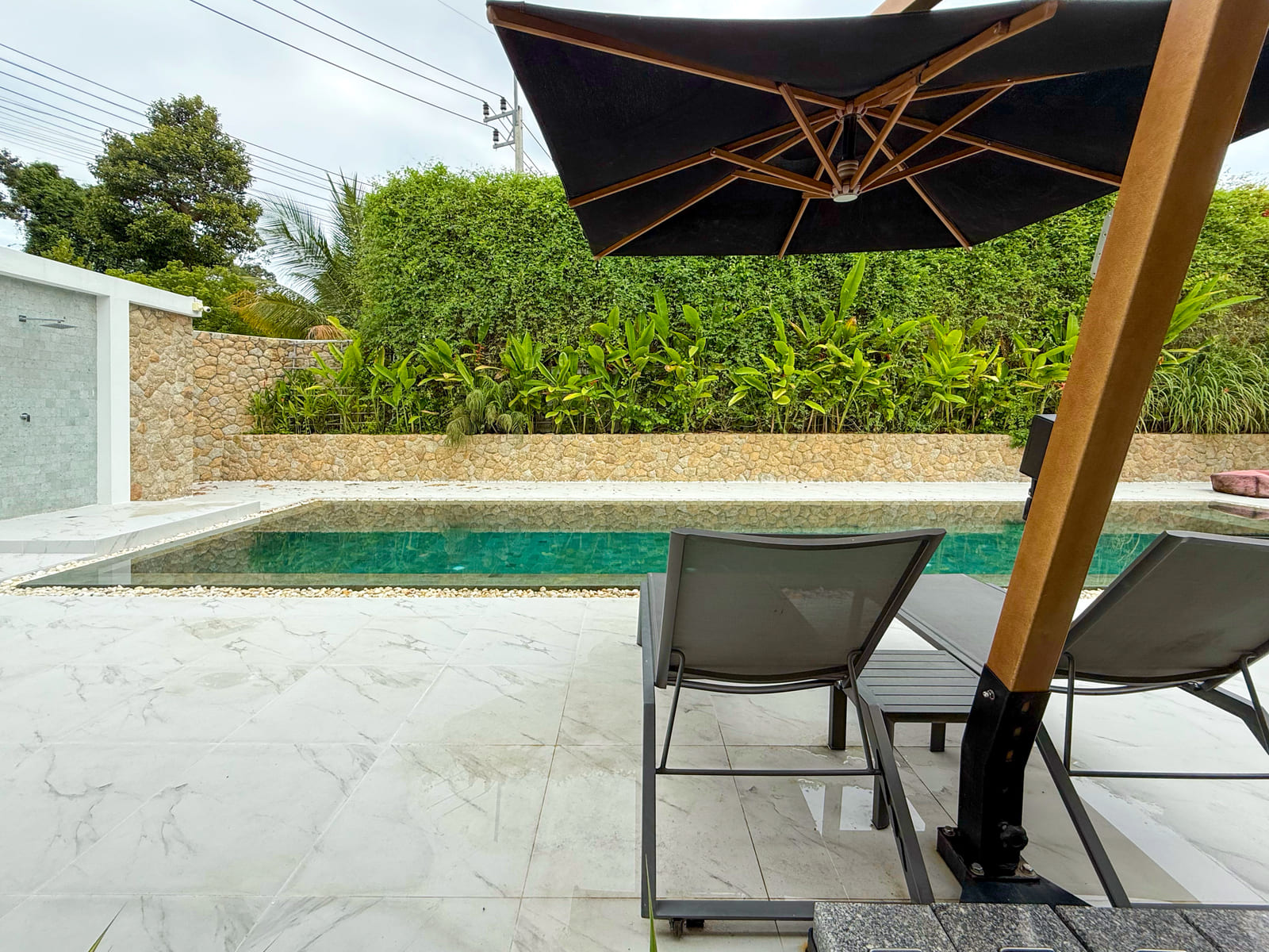Tropical Balinese 4 Bedroom Garden Pool Villa in Maenam for Sale