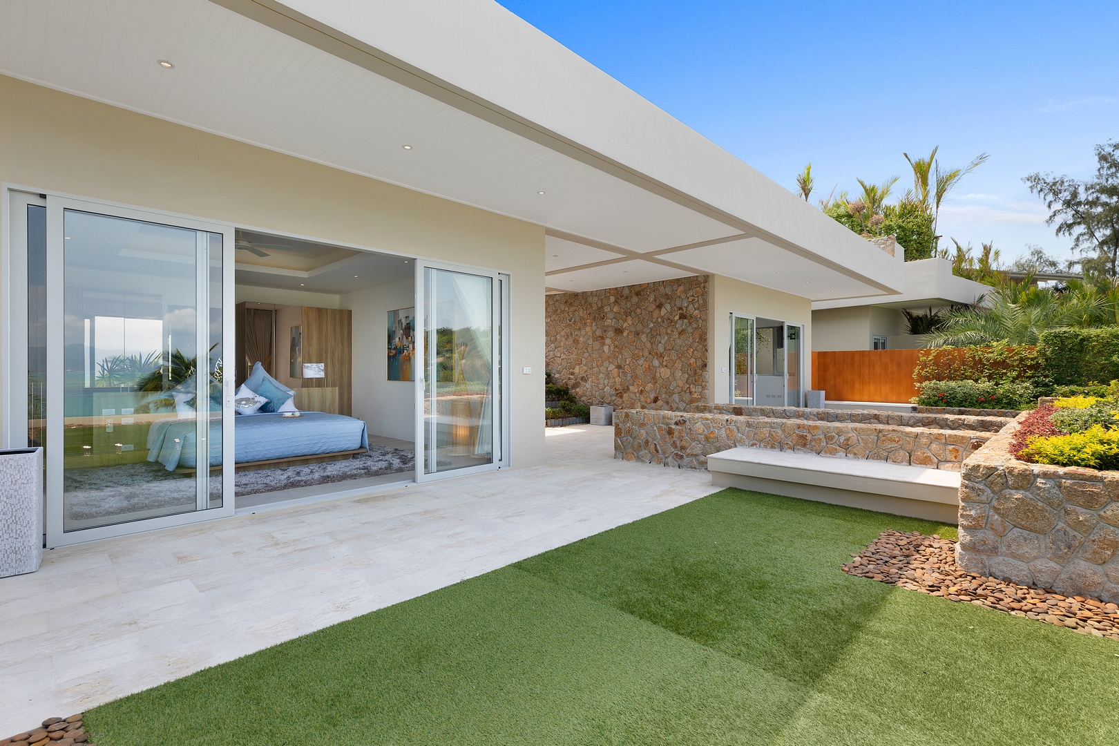 Villa Blue Amber – Exclusive 4-Bedroom Waterfront Pool Villa in Samrong Bay for Rent