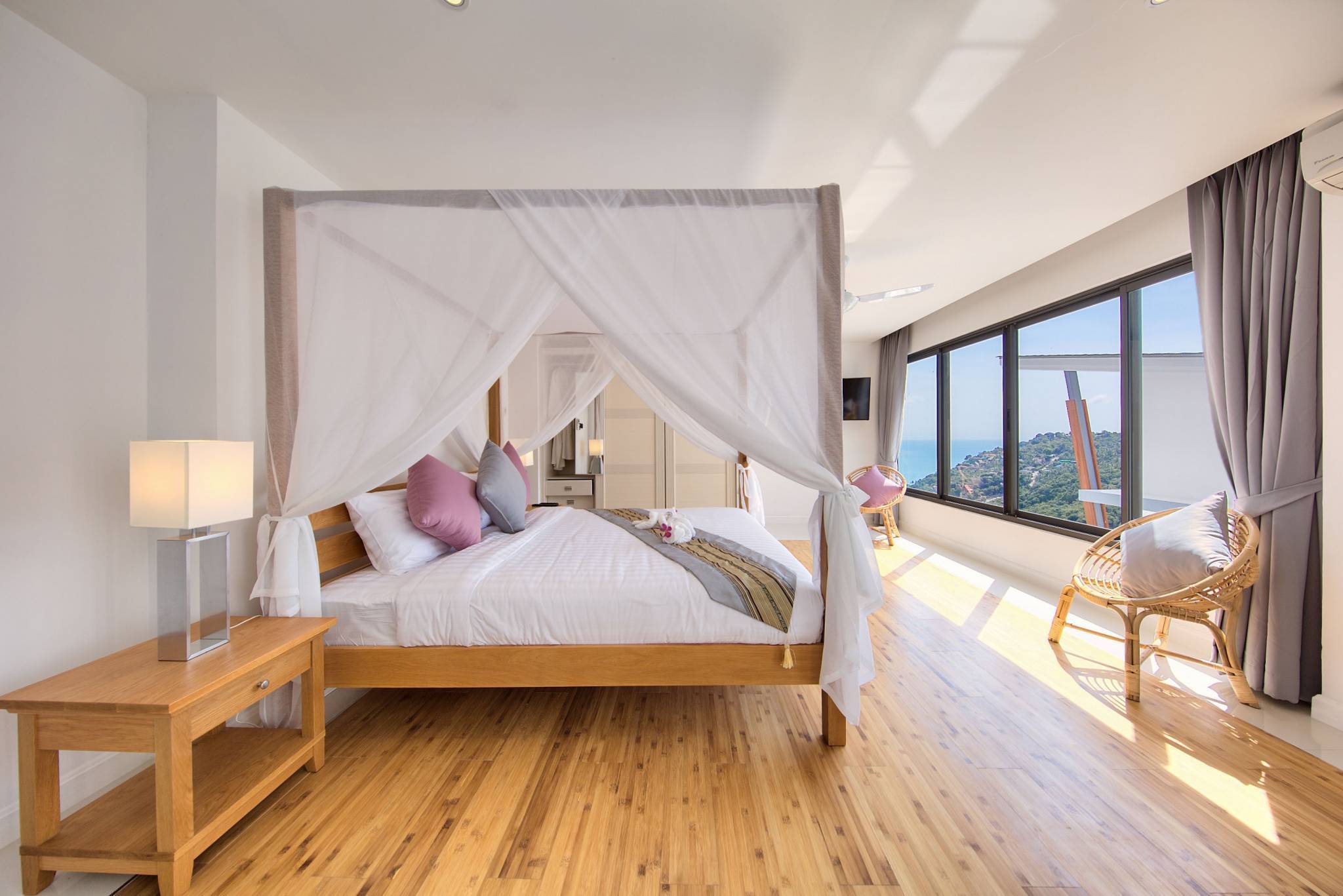 Four Bedroom Award Winning Sea View Villa for Sale or Rent, Chaweng Noi