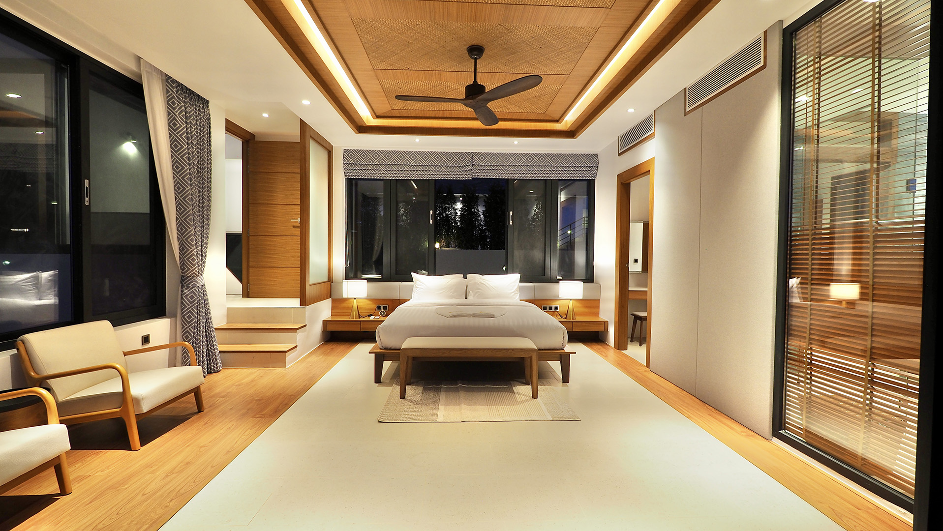 (PRICE REDUCED!) Darika Residence B3 - Grandeur 4 Bedroom Seaview Pool Villa in Bang Por for sale