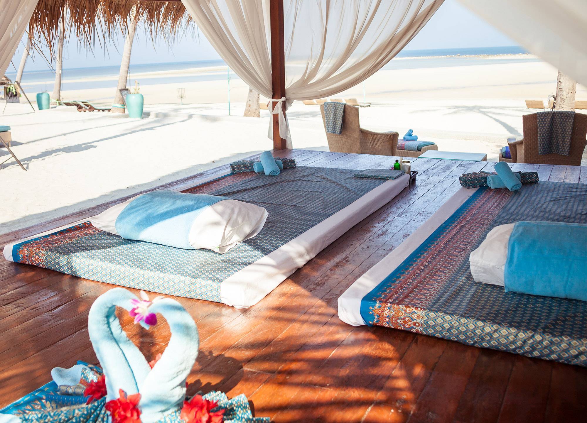 (SOLD) Tropical 4-bedroom beachside villa for sale in Hua Thanon