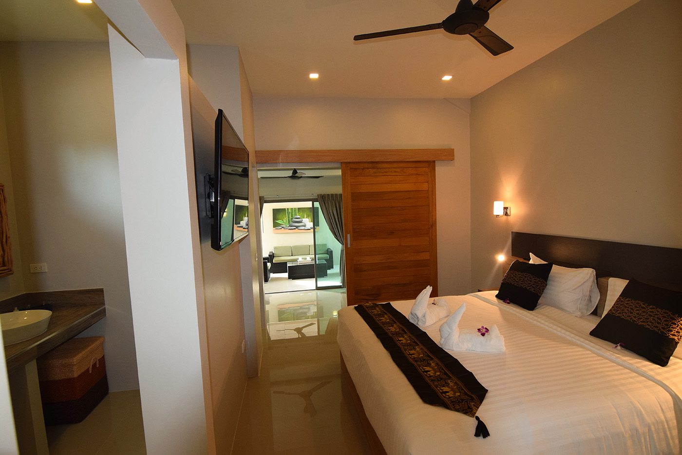 Charismatic 11-Room Resort for sale in Lamai, Koh Samui
