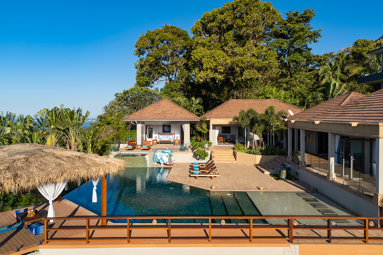 Baan Faa Sai – Renovated 5 Bedroom Seaview Pool Villa in Bangpor for Sale