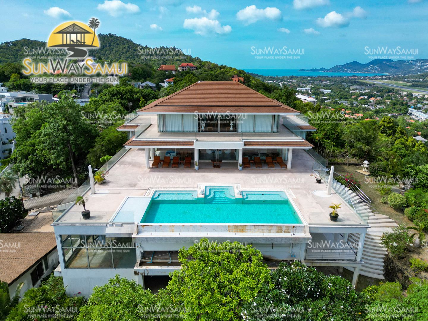 (PRICE REDUCED!) Hilltop Villa with 360-Degree View – 5 Bedroom Villa with Renovation Potential in Plai Laem for Sale