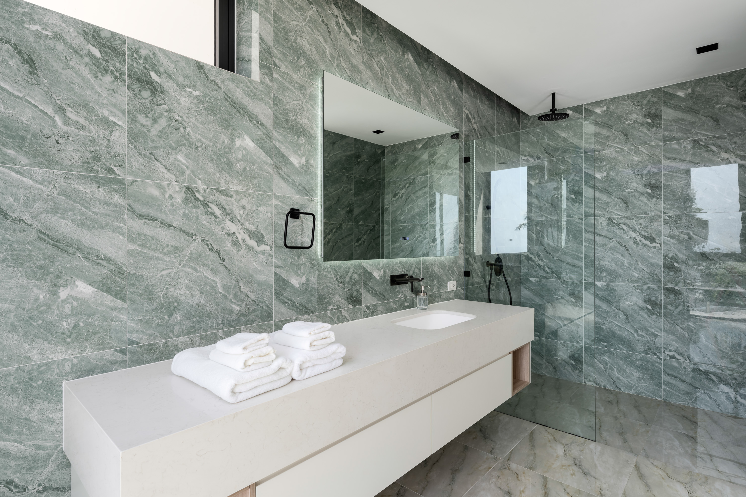 Villa Sea Stone - Masterpiece 3 Bedroom Seaview Pool Villa in Chaweng Noi: Villa Sea Stone — Masterpiece 3 Bedroom Seaview Pool Villa in Prestigious Chaweng Noi