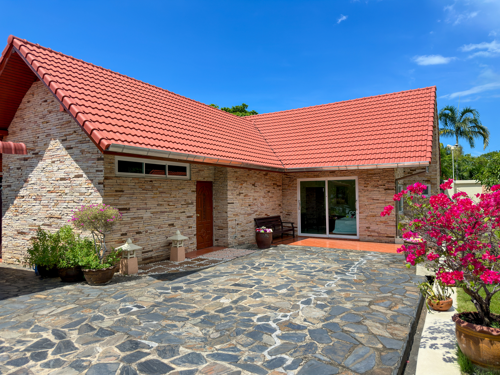 (PRICE REDUCED!) Rare Opportunity 9-Bedroom Beachfront Villa with Redevelopment Potential in Bangpor