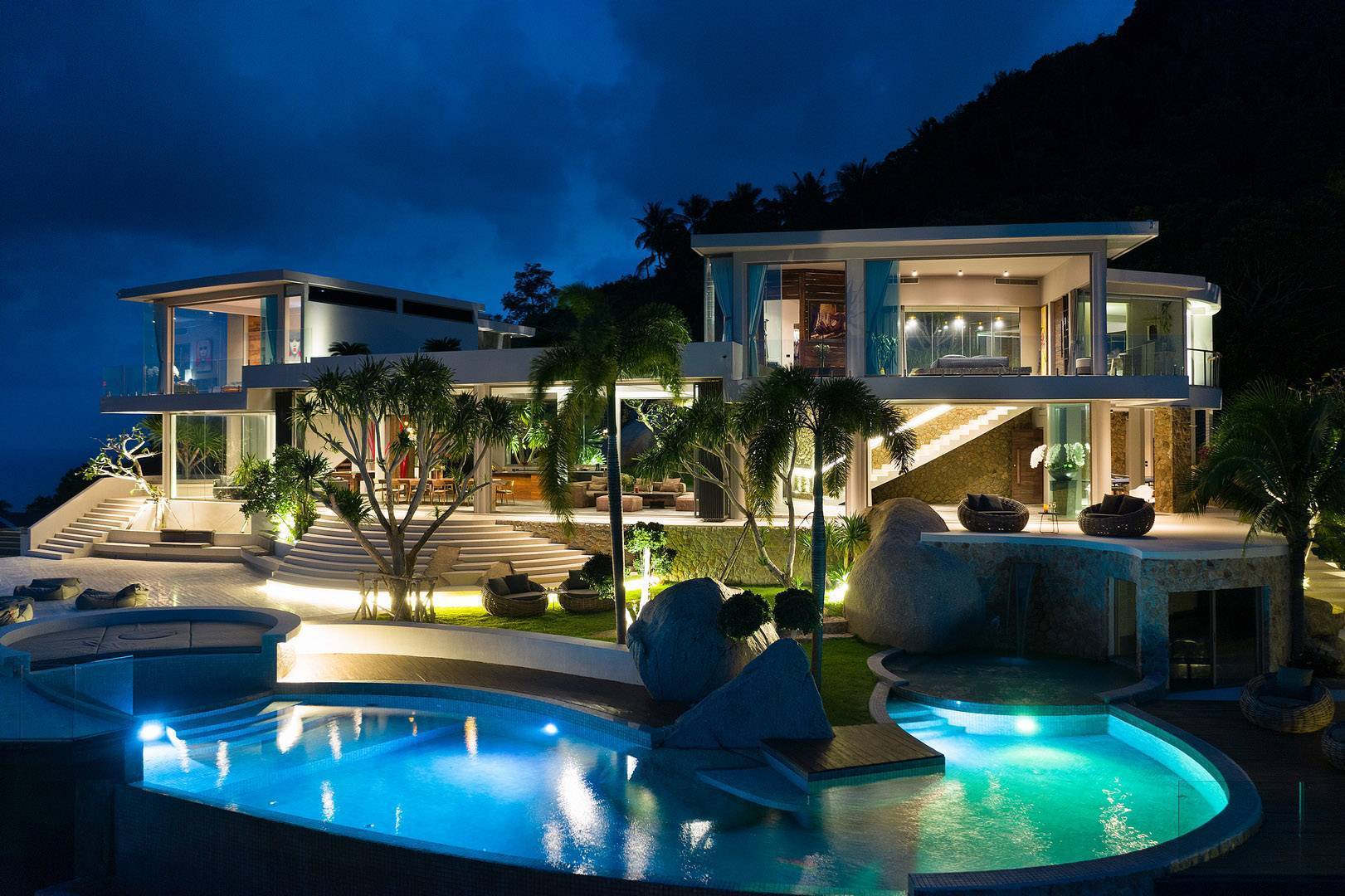 Villa Amaze – The Most Iconic Seaview Villa in Chaweng Noi for sale