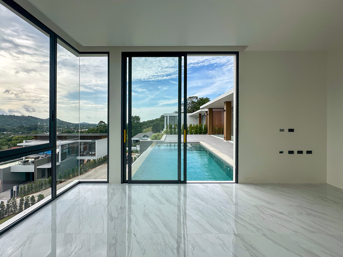 Samui Hillside Village – 3+1 Bedroom Mountain-view Pool Villa in Bophut for sale 