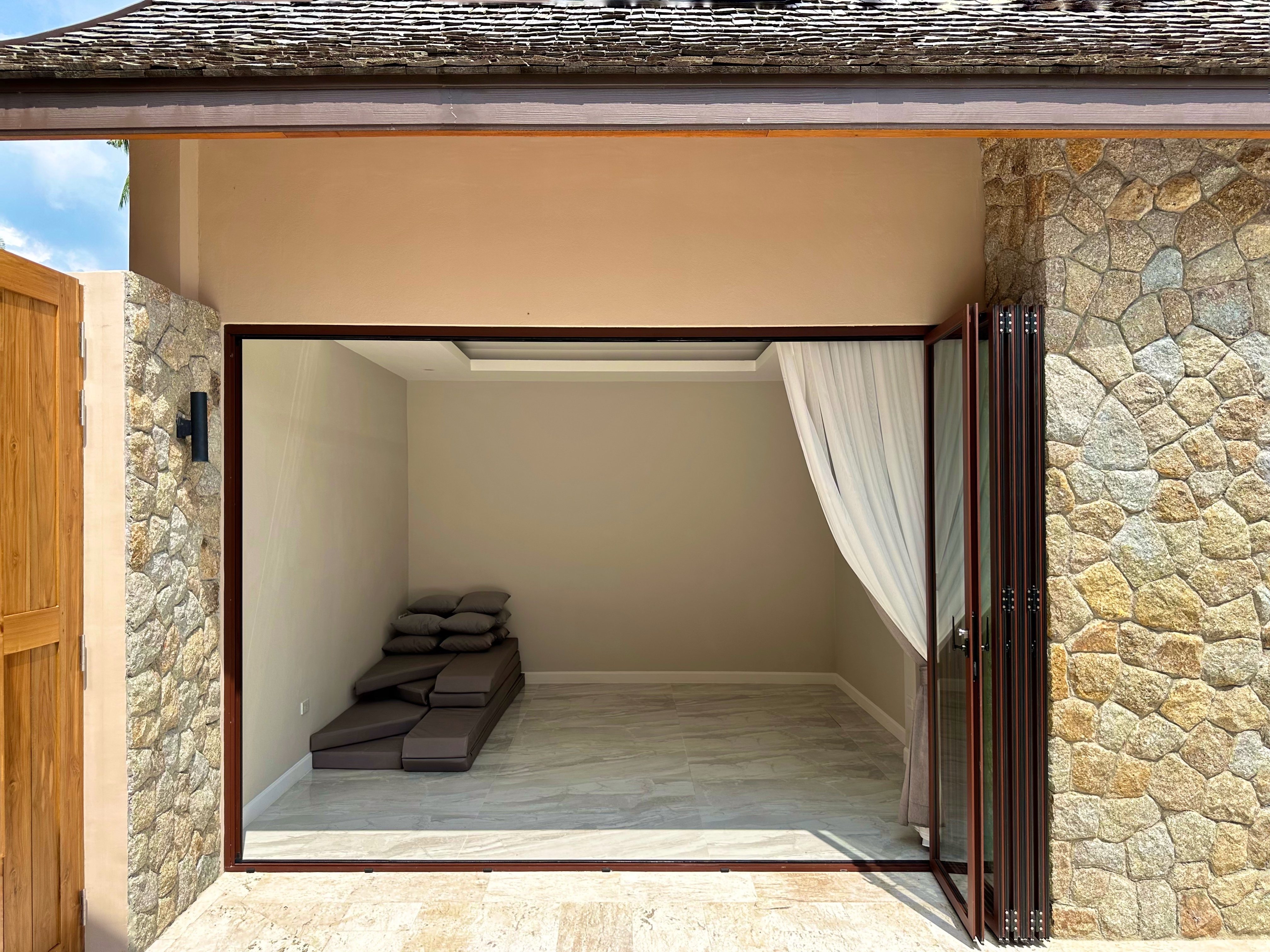 (SOLD) Villa Tujuh - Traditional Tropical 3 Bedroom Seaview Pool Villa in Chaweng Noi For Sale