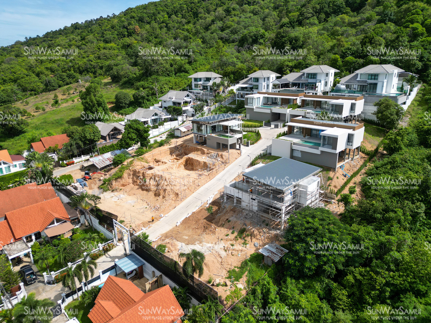 Samui Hillside Village – 3+1 Bedroom Mountain-view Pool Villa in Bophut for sale 