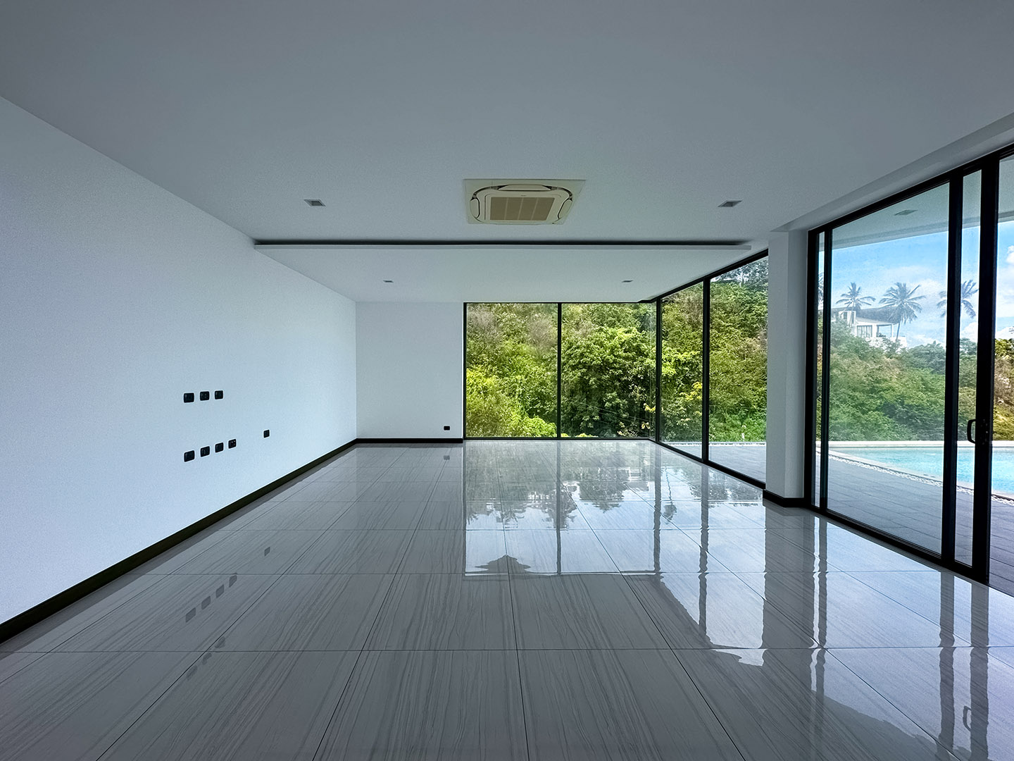 Verano Residence - Quality 4+1 Bedroom Seaview Pool Villa in Chaweng Noi for Sale