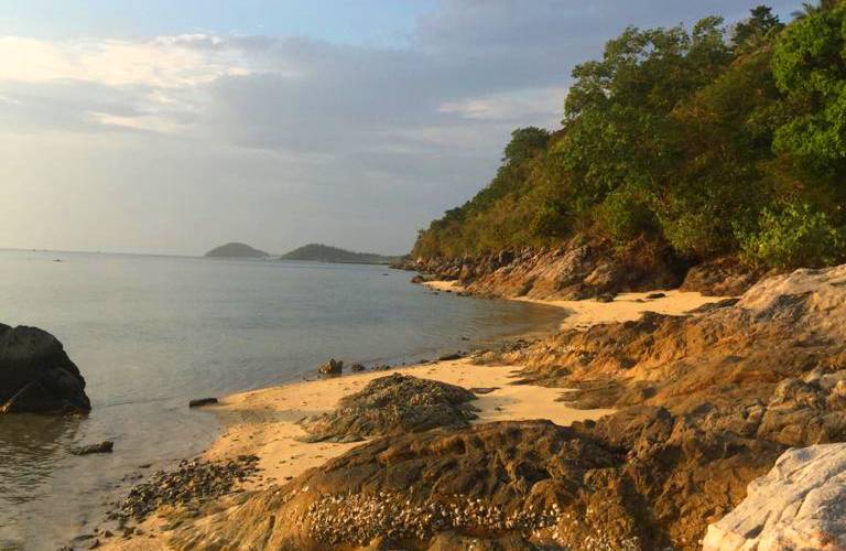 (SOLD) 4.3 Rai Beachfront land for sale in Taling Ngam