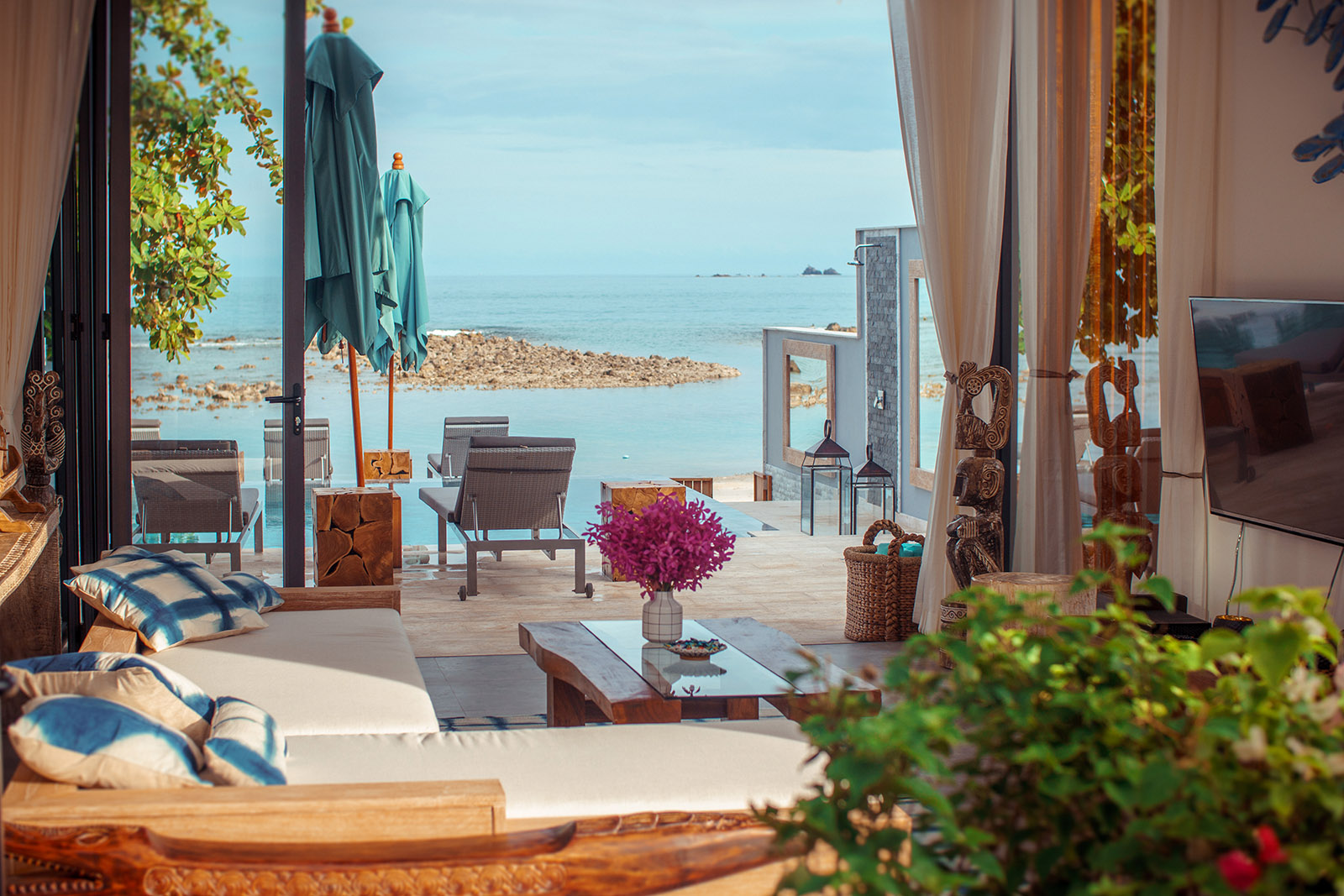 (SOLD) Villa Suma by Pavana – Luxurious 7 Bedroom Beachfront Villa in Laem Sor for sale