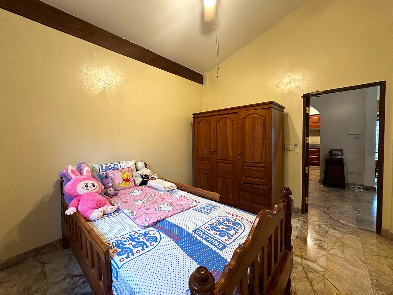 (PRICE REDUCED!) Rare Opportunity 9-Bedroom Beachfront Villa with Redevelopment Potential in Bangpor