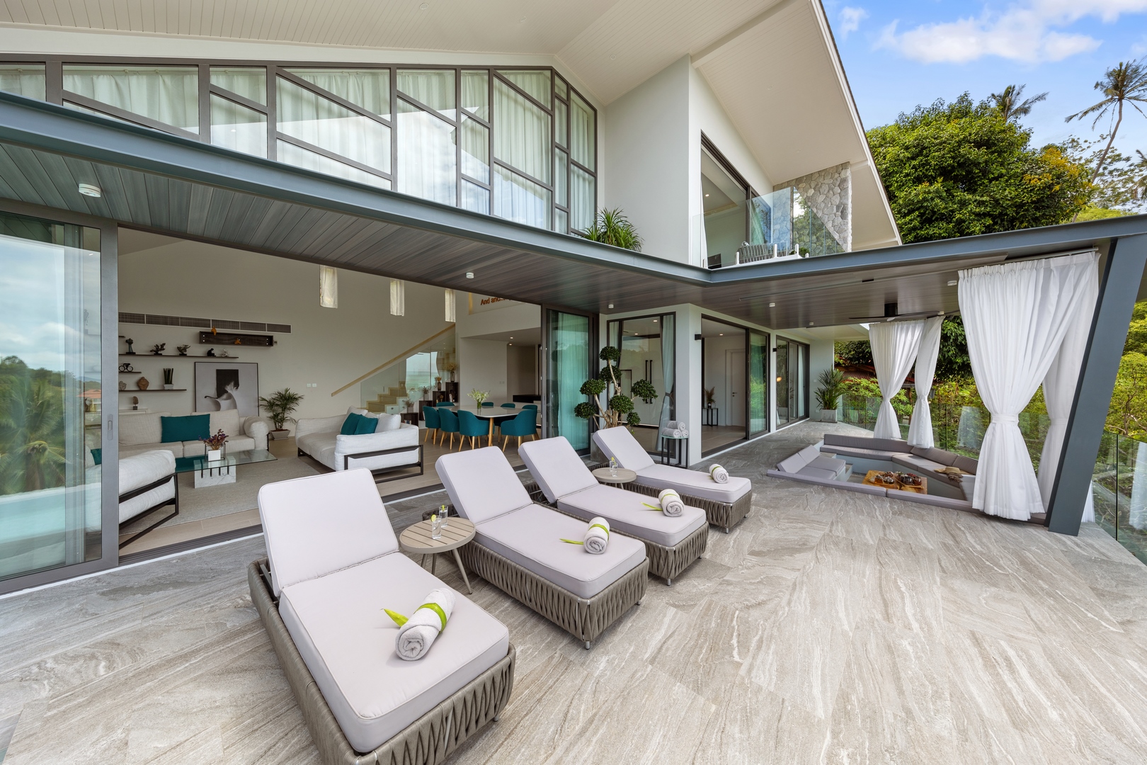 KW Villa – Luxurious 5 Bedroom Seaview Pool Villa in Bangpor for sale