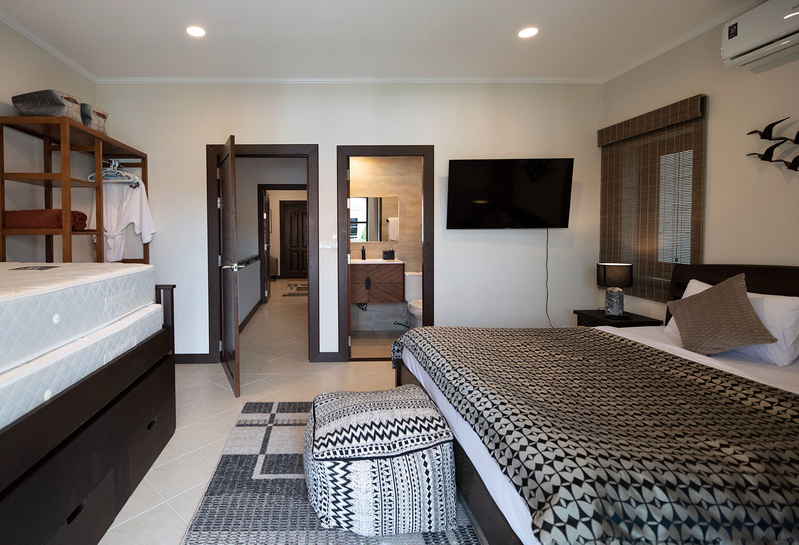 Kalara Gardens – 2 Bedroom Townhouse with Communal Pool in Bangrak for sale: Kalara Gardens – 2 Bedroom Townhouse with Communal Pool in Bangrak for sale