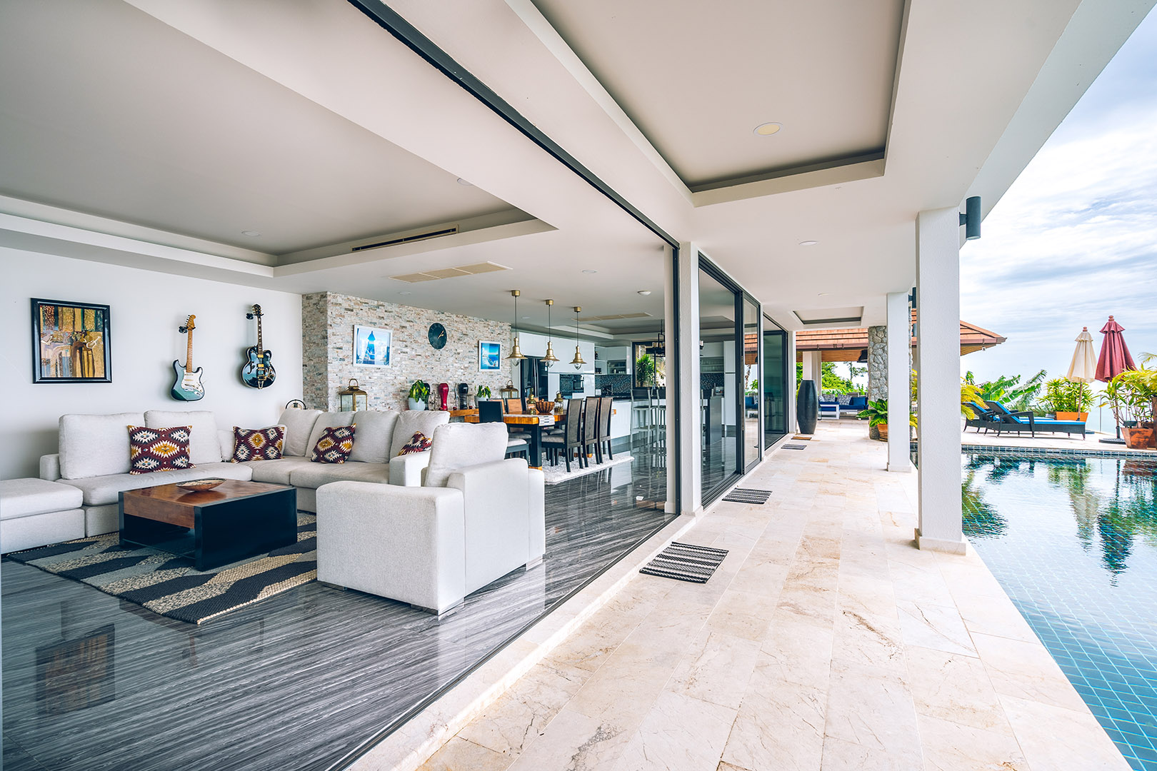 The Peak – Cliffside 5 Bedroom 6 Bathroom Seaview Villa in Bangpor for sale