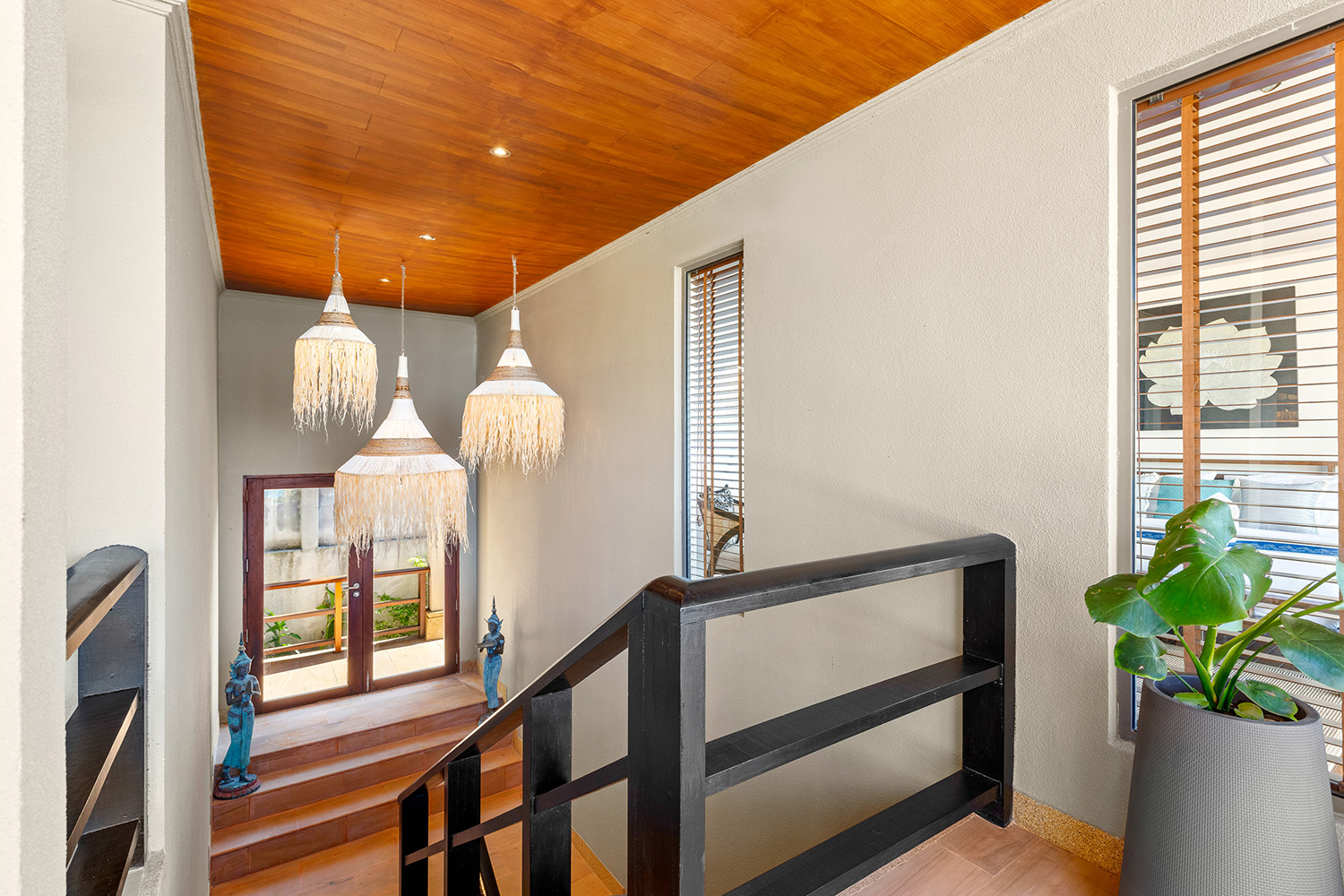 Baan Faa Sai – Renovated 5 Bedroom Seaview Pool Villa in Bangpor for Sale