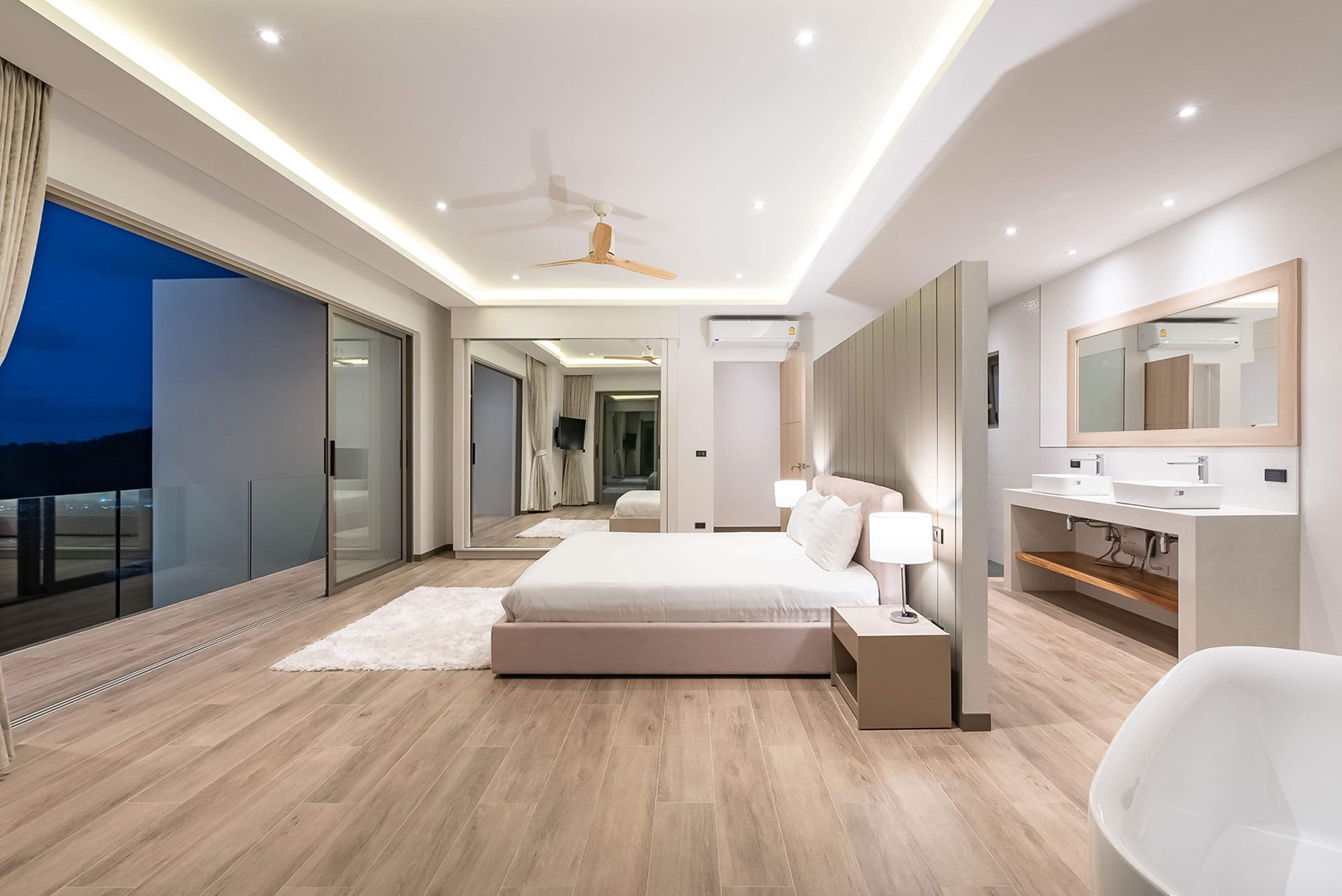 Sophisticated 3+1 Bedroom Seaview Pool Villa in Bophut for Sale