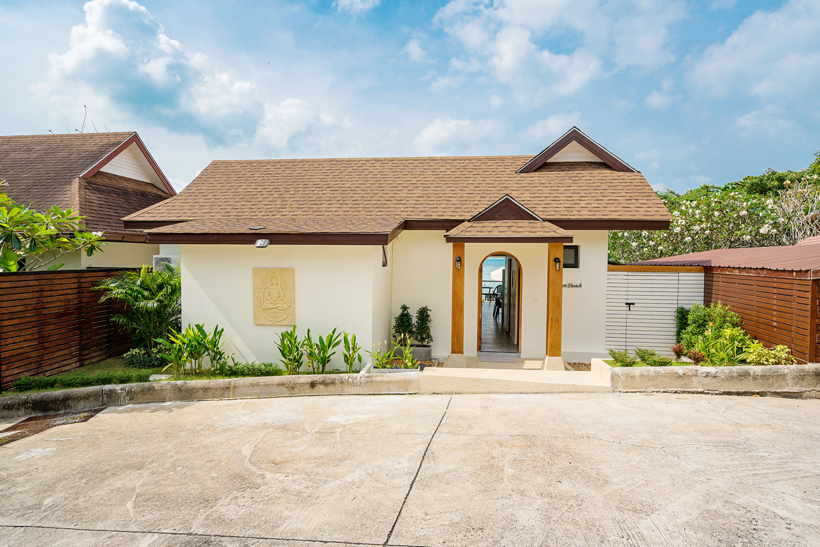 Indu Cocoon – Cosy 2 Bedroom Beachfront Pool Villa in Bang Makham for sale: Indu Cocoon – Cosy 2 Bedroom Beachfront Pool Villa in Bang Makham for sale