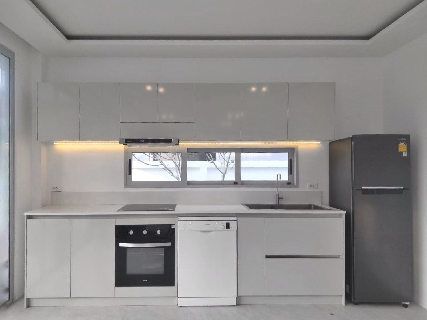 Coco Tropical Plalarn - Beach-Access Modern 3 Bedroom Garden Pool Villa in Maenam for Sale