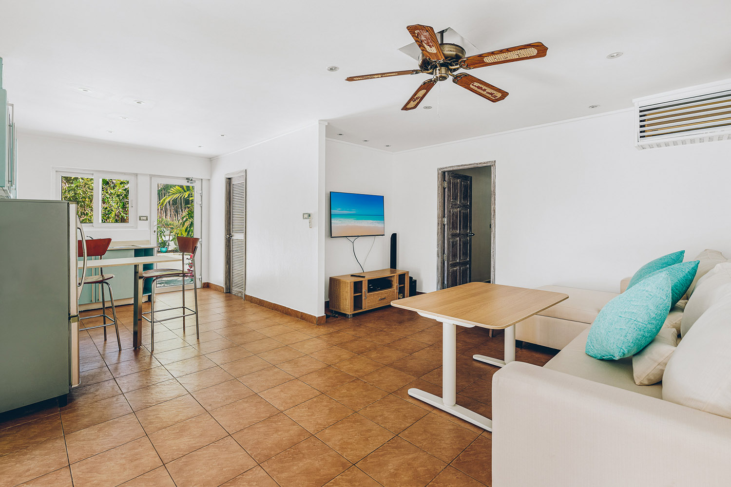 Tongson Beachfront Villa – 3 Bedroom Beachfront Villa in Tongson Bay for Sale