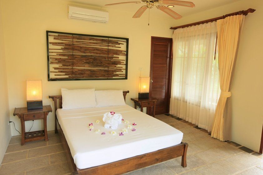 Five bedroom villa in Samrong bay