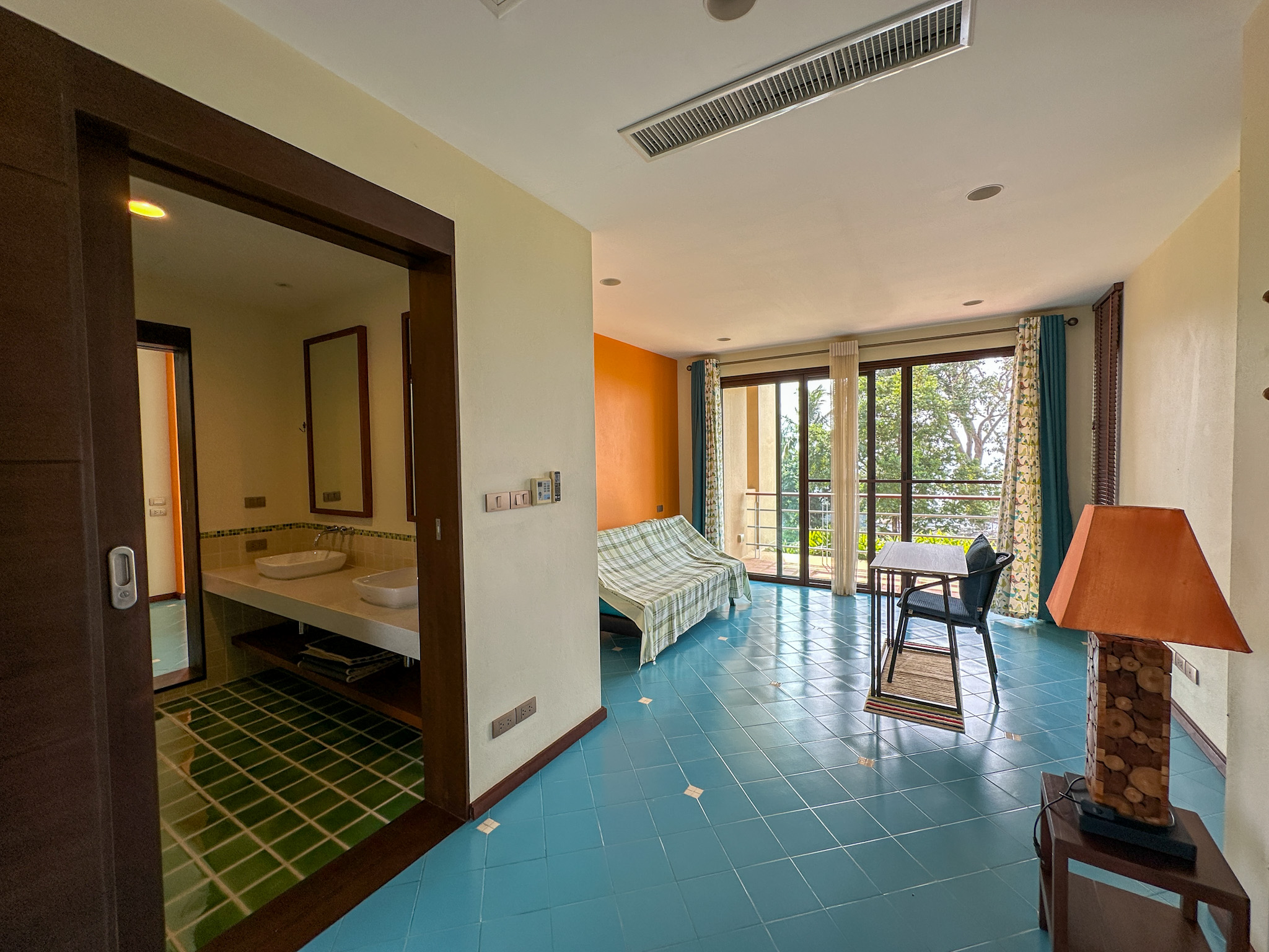 Multi-Building 8+1 Bedroom Seaview Pool Villa with Large Garden in Bang Makham for sale