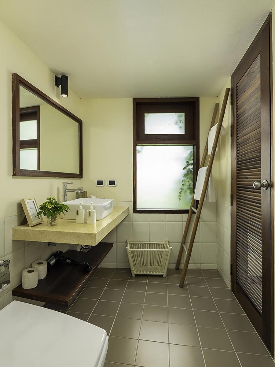 Villa Sila Varee – Remarkable 5 Bedroom Seaview Villa in Laem Set for sale