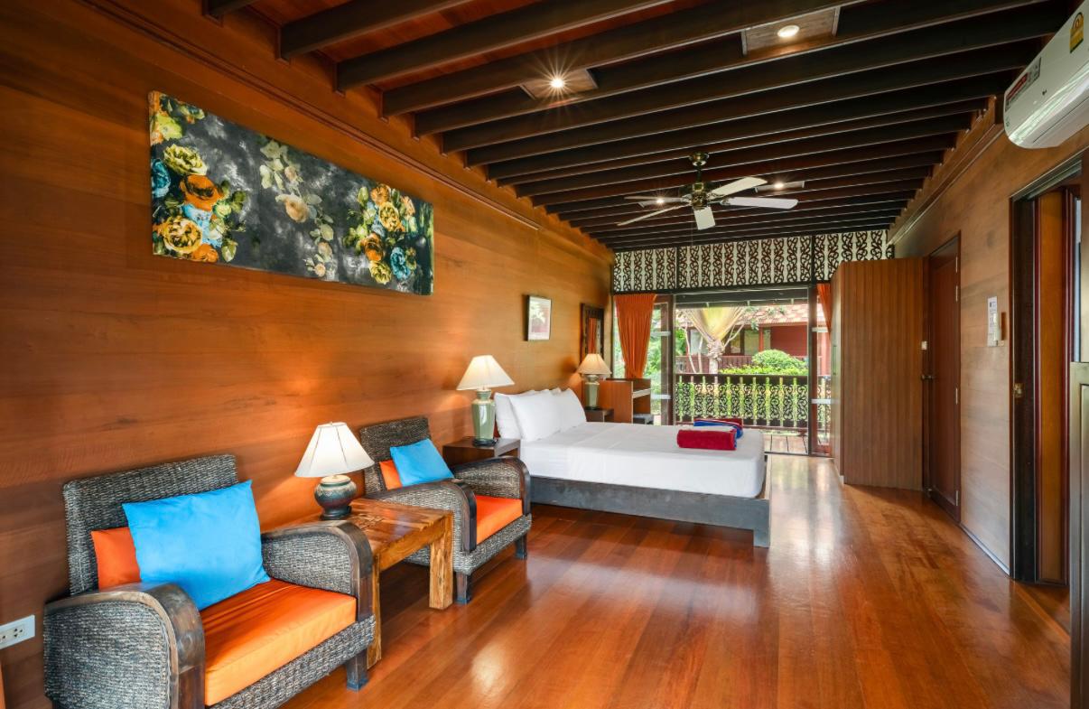 (PRICE REDUCED!) Villa Coconut Paradise – Authentic Teak 4 Bedroom Beachside Villa in Bang Por: Villa Coconut Paradise – Authentic Teak 4 Bedroom Beachside Villa in Bang Por