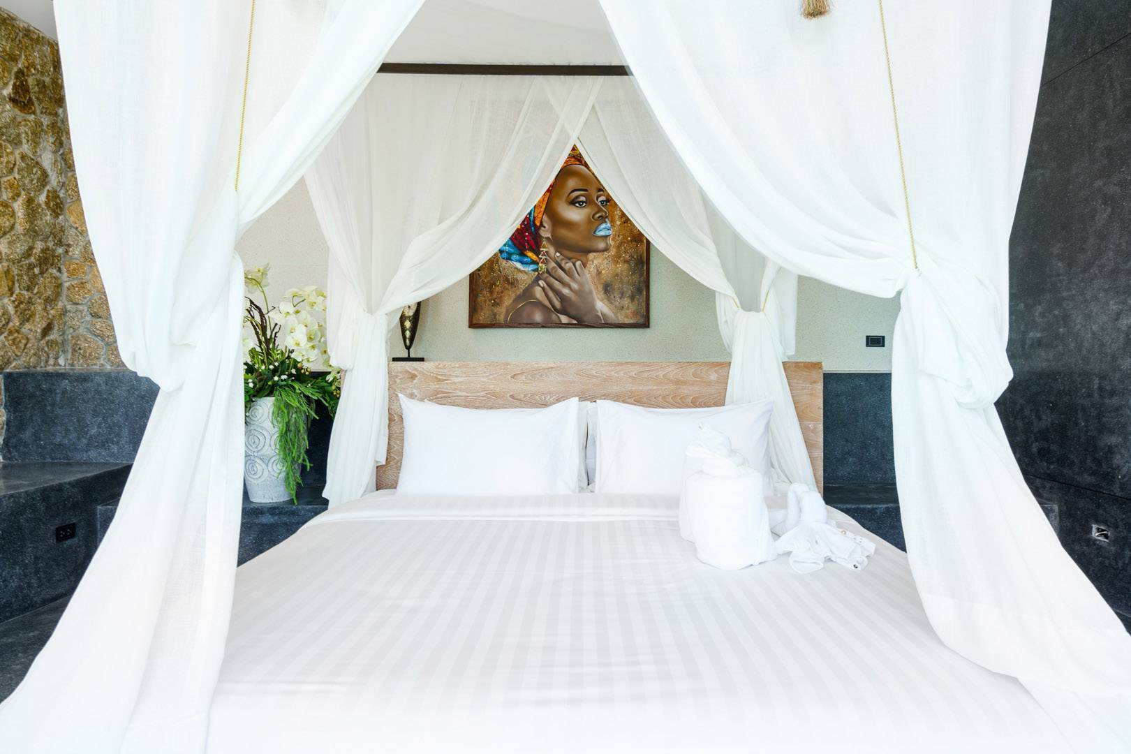 Villa Amaze – The Most Iconic Seaview Villa in Chaweng Noi for sale