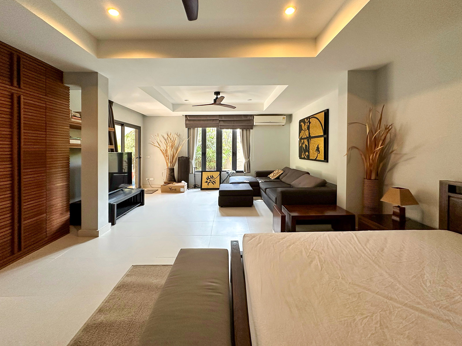 (PRICE REDUCED!) Contemporary 4 Bedroom Seaview Villa in Plai Laem for sale