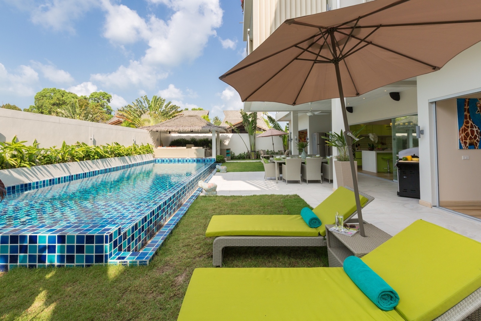 Villa Mojito – Beachside 5 Bedroom Pool Villa in Ban Tai for sale