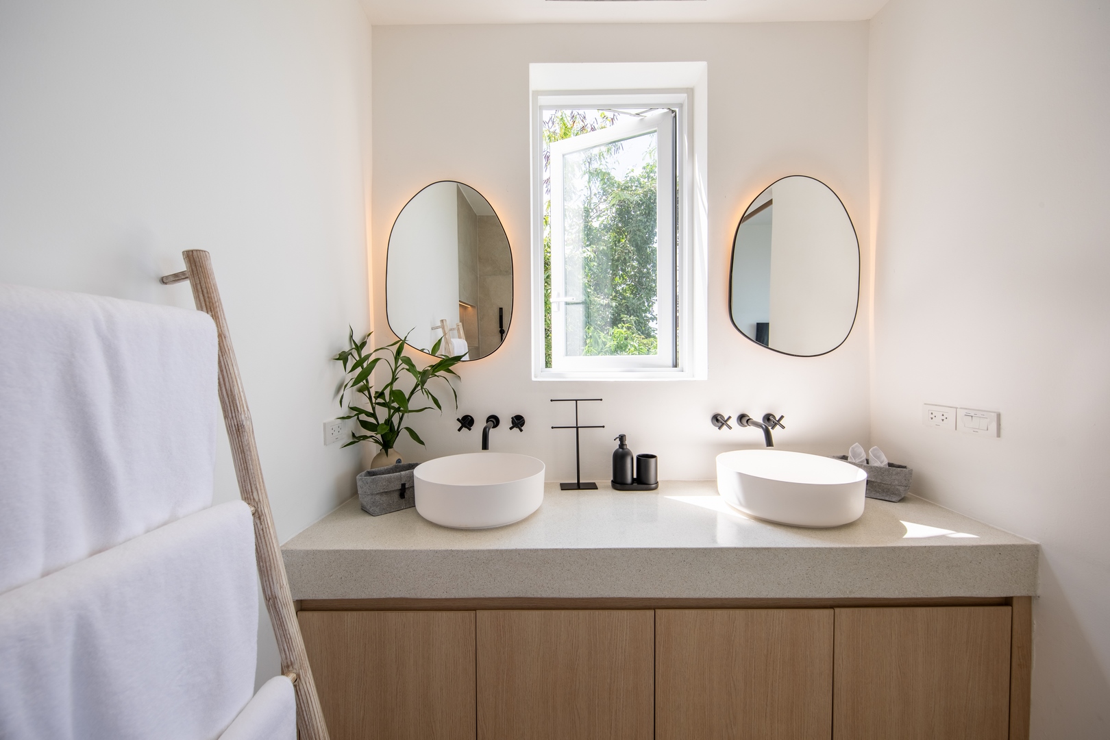 Pacific Palisade Villa Venice – 4 Bedroom Seaview Pool Villa in Bang Por for sale: Pacific Palisades Villa Venice – 4 Bedroom Seaview Pool Villa in Bang Por for sale