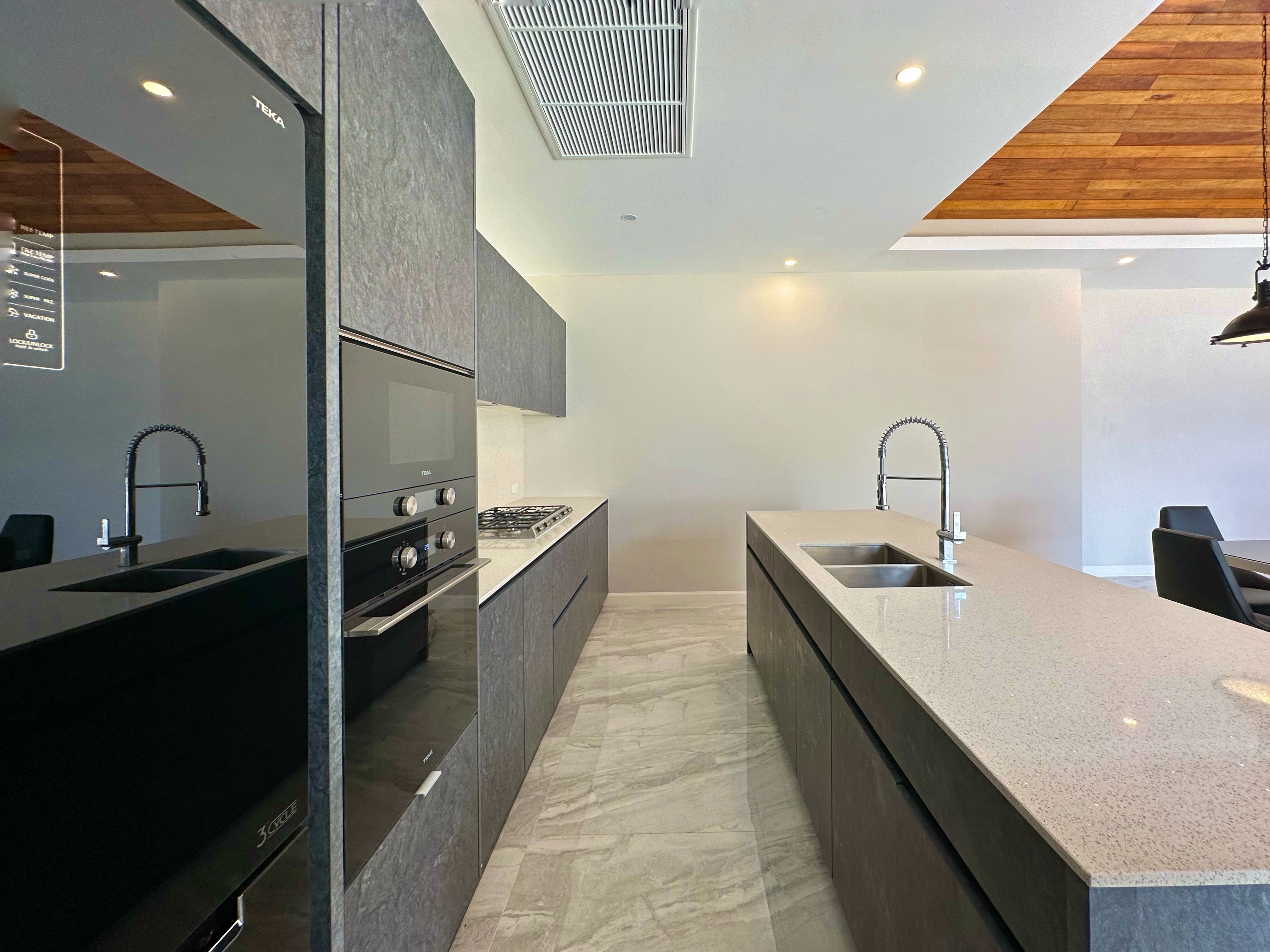 (SOLD) Villa Tujuh - Traditional Tropical 3 Bedroom Seaview Pool Villa in Chaweng Noi For Sale