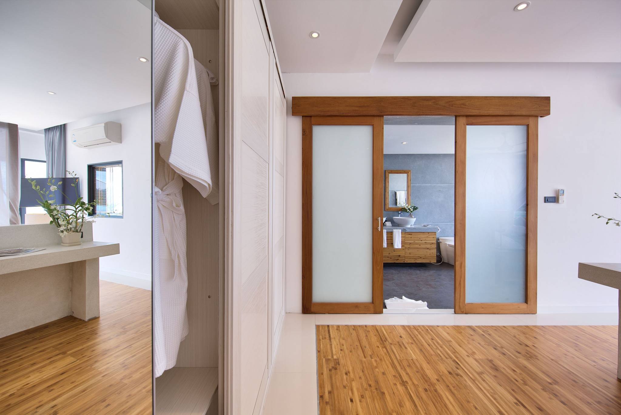 Four Bedroom Award Winning Sea View Villa for Sale or Rent, Chaweng Noi