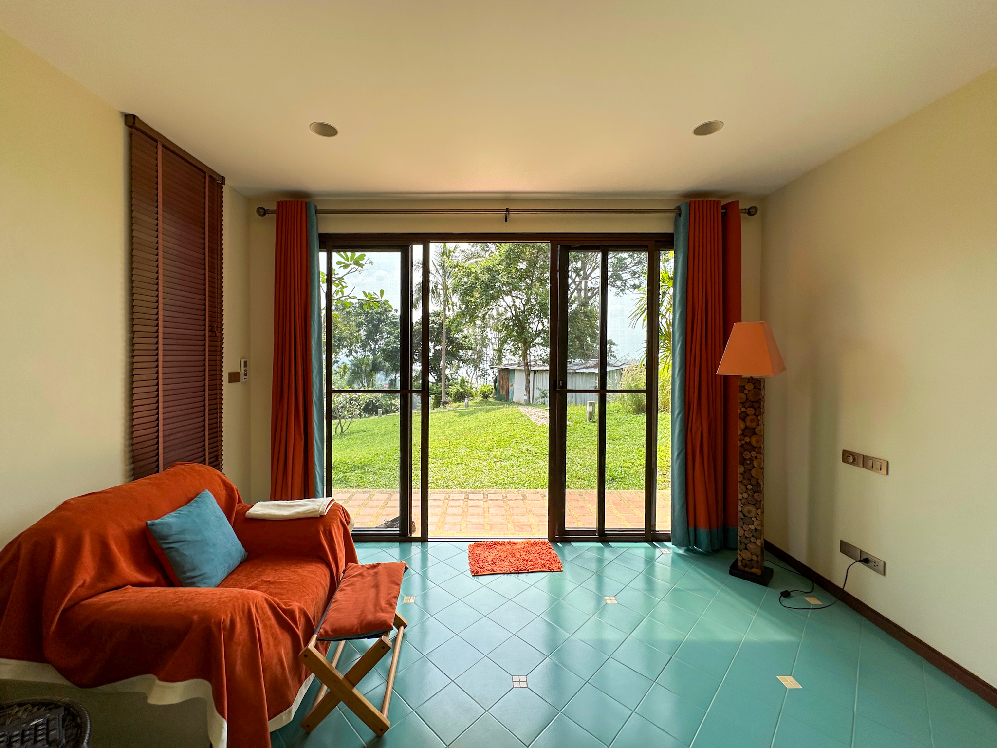 Multi-Building 8+1 Bedroom Seaview Pool Villa with Large Garden in Bang Makham for sale