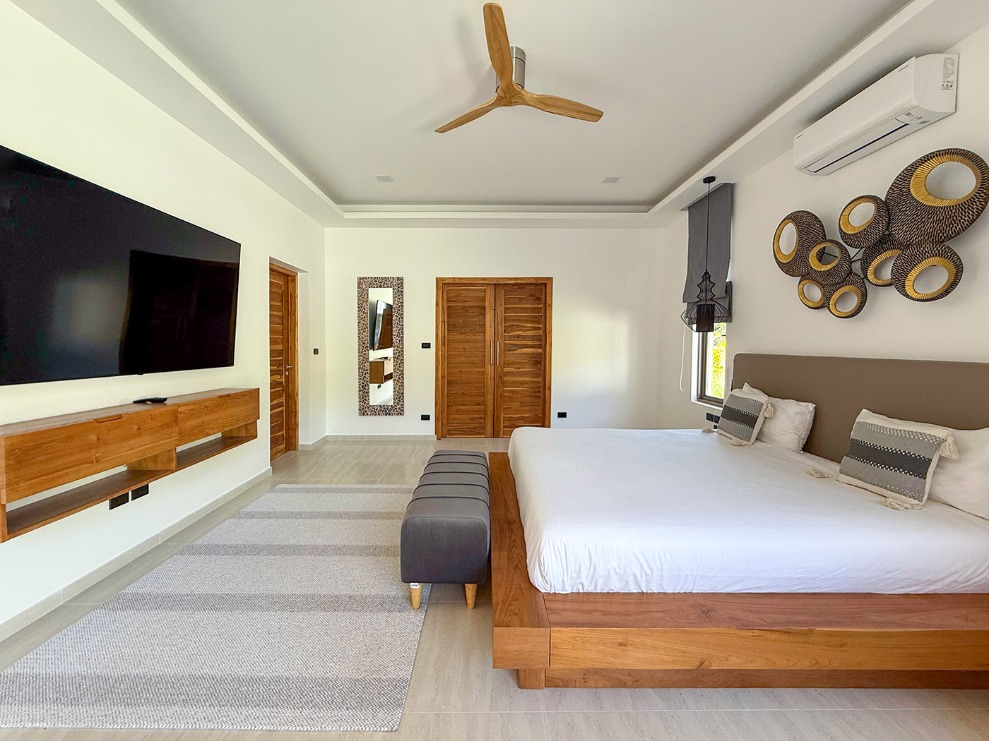 Villa Acacia  - Premium 5 Bedroom Mountain View Pool Villa in Lamai for Sale: Villa Acacia  - Premium 5 Bedroom Mountain View Pool Villa in Lamai for Sale