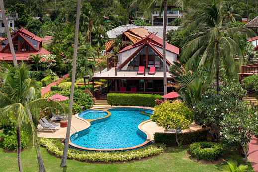 Villas "(PRICE REDUCED!) Villa Coconut Paradise – Authentic Teak 4 Bedroom Beachside Villa in Bang Por" 4 bedrooms, beachfront, garden, private pool, sea view, walking distance to the beach, district Bang Por, sale for 29 900 000 baht