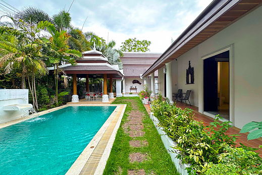 Villas "Beachside Balinese 3 Bedroom Pool Villa in Bang Kao for sale" 3 bedrooms, garden, private pool, walking distance to the beach, district Bang Kao, sale for 13 500 000 baht