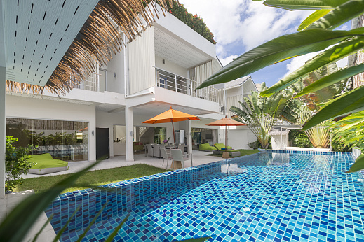 Villas "Villa Mojito – Beachside 5 Bedroom Pool Villa in Ban Tai for sale" 5 bedrooms, private pool, walking distance to the beach, district Baan Tai, sale for 29 050 000 baht