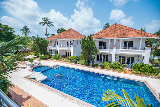 Villas "Kalara Gardens – 2 Bedroom Townhouse with Communal Pool in Bangrak for sale" 2 bedrooms, private pool, walking distance to the beach, district Bang Rak, sale for 8 500 000 baht