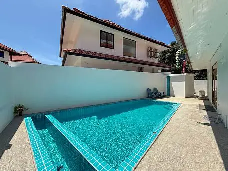 Villas "Newly Renovated Beachside 4 Bedroom Teak Pool Villa in Thongson Bay Villas for sale" 4 bedrooms, 3 showers, garden, private pool, walking distance to the beach, district Thongson Bay, 