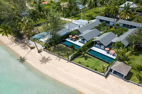 Villas "Contemporary 5 Bedroom Beachfront Villas in Baan Talay for sale" 5 bedrooms, 5 showers, beachfront, garden, private pool, sea view, district Bang Kao, 