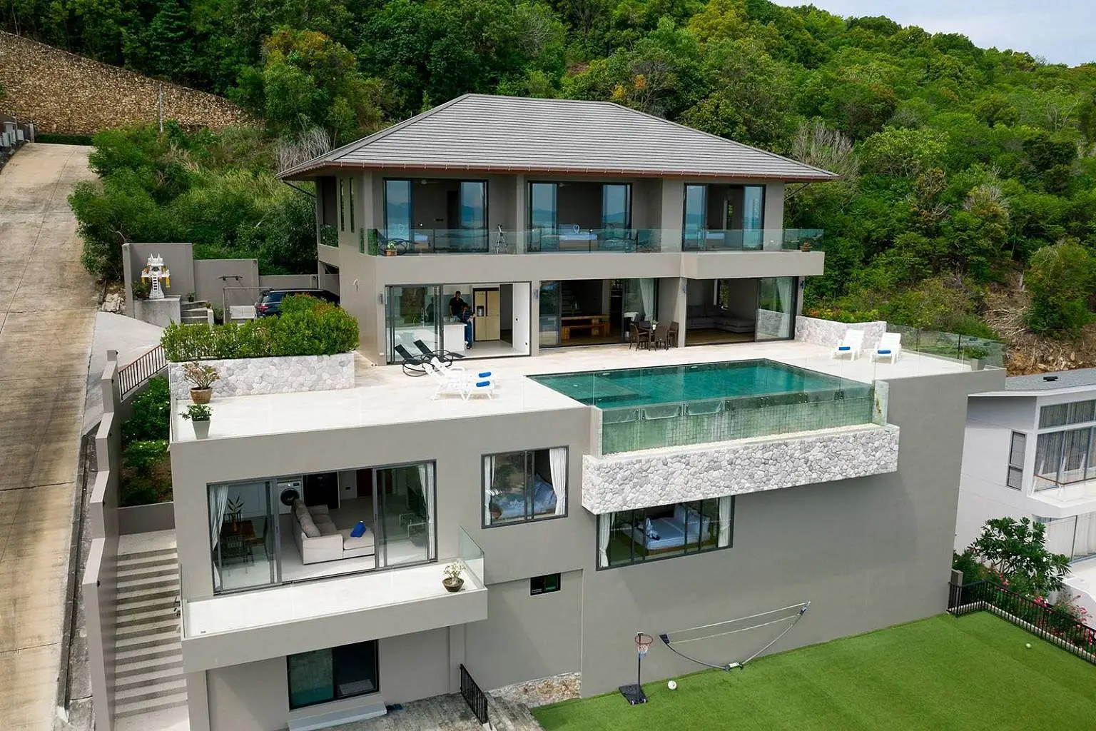 Villa Kelly – Luxury 6 Bedroom Seaview Pool Villa in Plai Laem for sale 