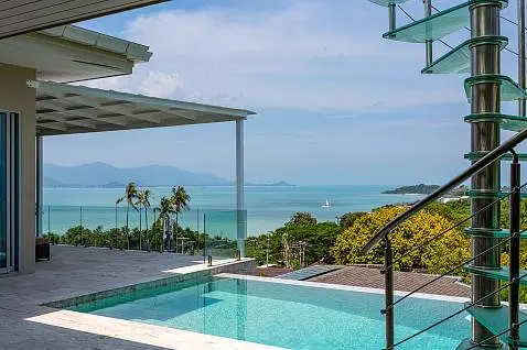 Villas "Bayside BB3 – Beachside 5 Bedroom Seaview Pool Villa in Samrong Bay for sale" 5 bedrooms, 6 showers, garden, private pool, sea view, walking distance to the beach, district Samrong, 