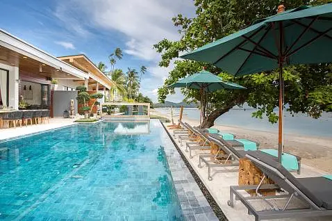 Villas "Villa Suma by Pavana – Luxurious 7 Bedroom Beachfront Villa in Laem Sor for sale" 7 bedrooms, 6 showers, beachfront, private pool, district Taling Ngam, 