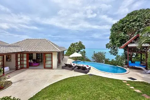 Villas "Oceanfront 4 Bedroom Villa in 5 Star Resort Kanda Residence in Choeng Mon" 4 bedrooms, 4 showers, beachfront, garden, private pool, sea view, district Chaweng, 